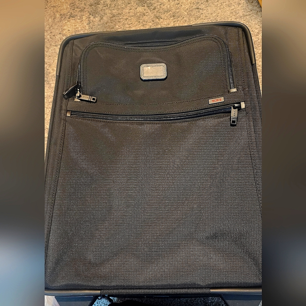 Tumi alpha 2 carry on suitcase